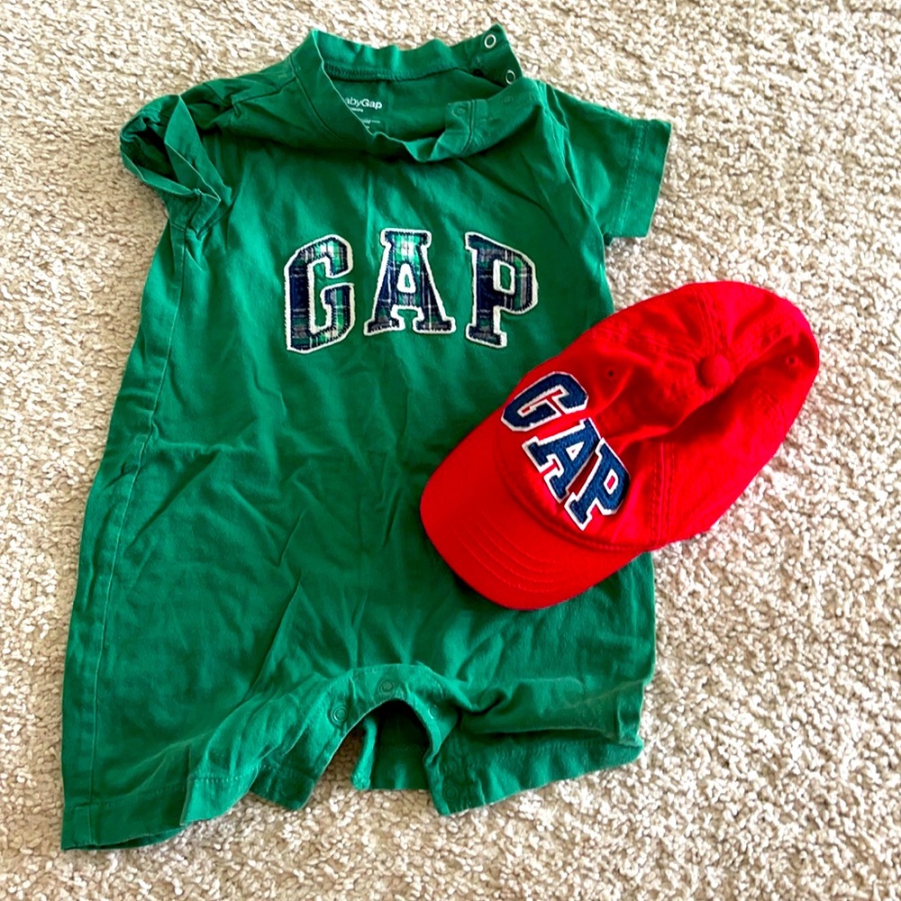 Baby Gap Outfit with Hat. Good Condition.